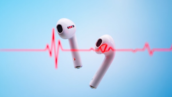 에어팟이 차후 AI 기반의 심박 모니터로 활용될 가능성이 나왔다. [사진: Reve AI]