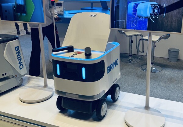 카카오모빌리티 브링 플랫폼이 탑재된 배송 로봇 [사진: 석대건 기자]