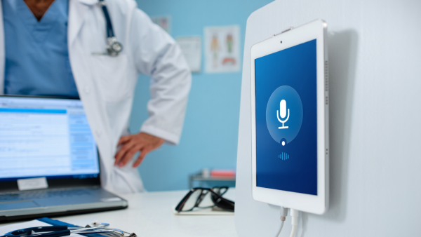 음성 AI가 의료현장에서 다양하게 활약하고 있다. [사진: Reve AI] 