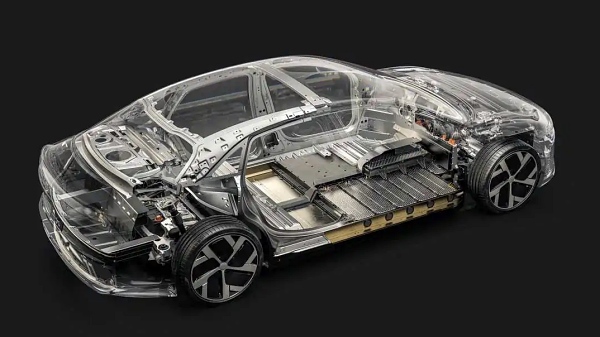 테슬라는 리튬이온 배터리가 여전히 강력한 잠재력을 지니고 있다고 판단한다. [사진: 루시드]