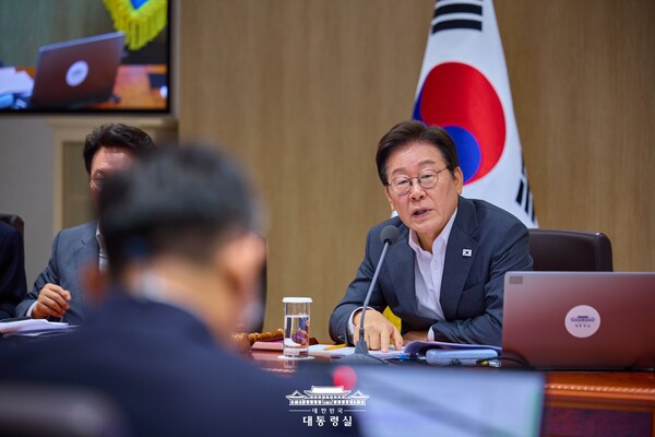 이재명 대통령이 국무회의에서 발언하고 있다. [사진: 대통령실]