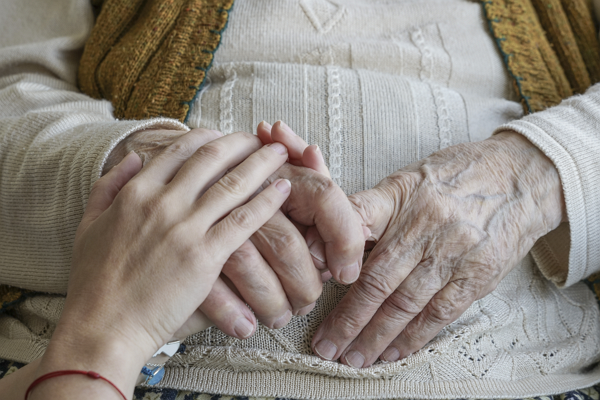 노화가 50세 전후로 가속된다는 연구 결과가 나왔다. [사진: 셔터스톡]