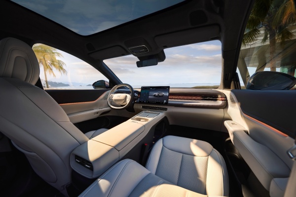 샤오펑이 무선 업데이트를 실시한다. [사진: 샤오펑]