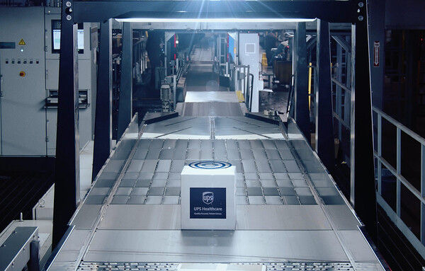 미국 관세 정책 개편으로 전 세계 우체국이 미국행 배송을 중단하고 있다. [사진: UPS]