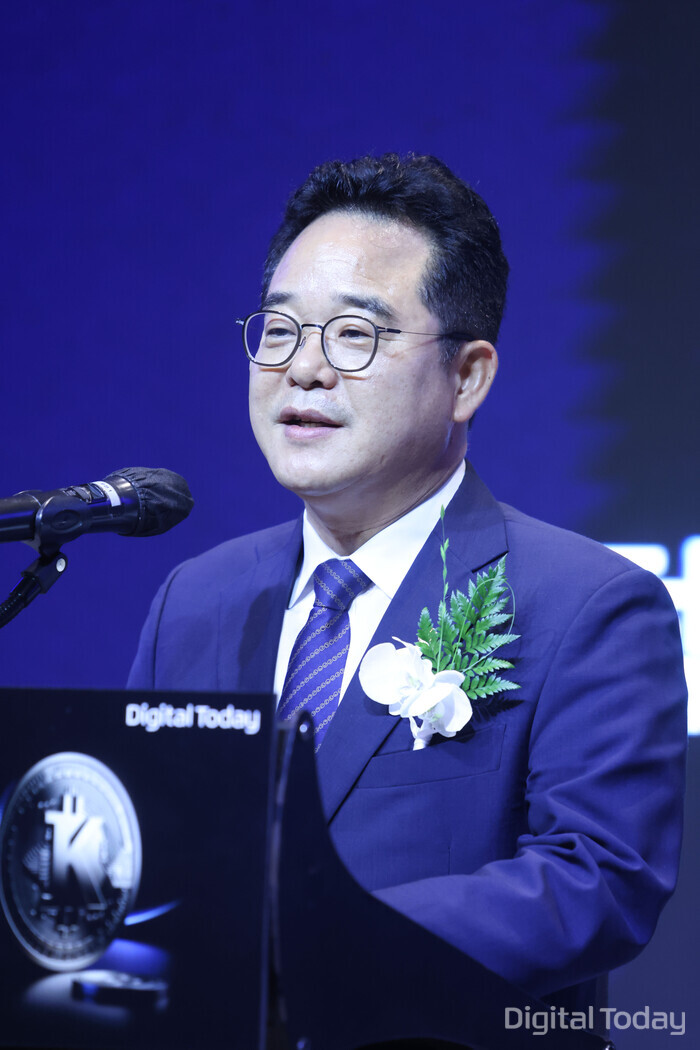 민병덕 더불어민주당 의원이 디지털투데이가 2일 여의도 글래드 호텔에서 개최한 디지털 인사이트 2025 행사에 참석해 축사를 하고 있다. [사진: 디지털투데이]