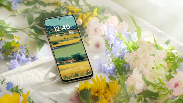 TCL의 넥스트페이퍼 기술은 스마트폰 디스플레이가 더 이상 성능만이 아닌 사용자 건강까지 고려해야 한다는 새로운 기준을 제시한다. [사진: TCL]