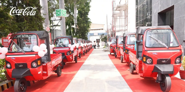 코카콜라가 인도에 전기 삼륜차를 대거 도입했다. [사진: 일렉트렉]