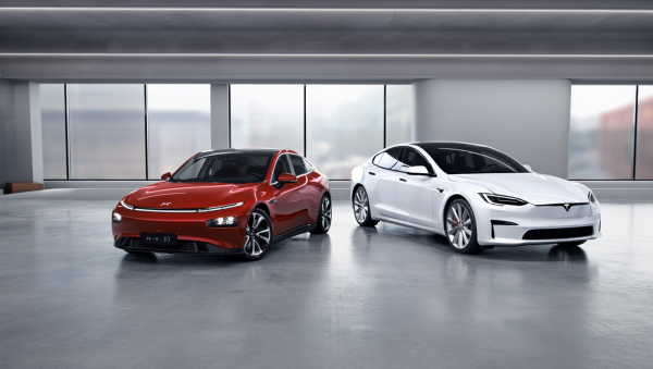 샤오펑과 테슬라 [사진: Reve AI]