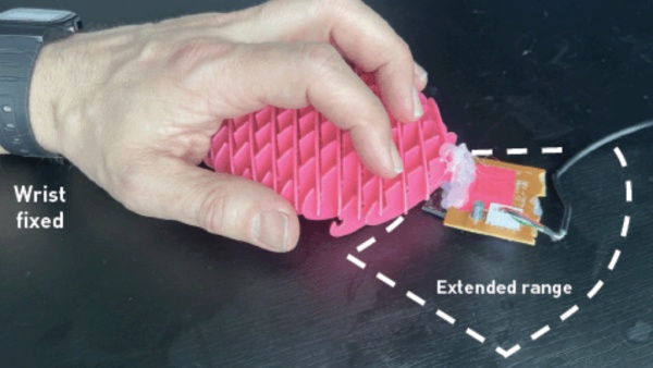 기존 마우스의 한계를 넘어 유연한 구조로 손목 부담을 줄이는 연구가 본격화되고 있다 [사진:  ACM Interactions]