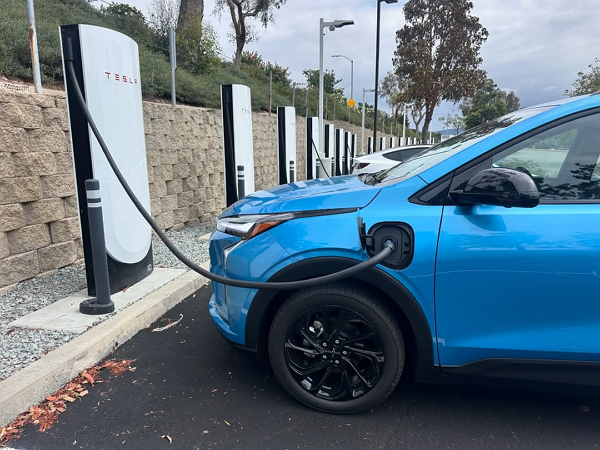 2027년형 쉐보레 볼트 [사진: 인스타그램(chargepozitive)]