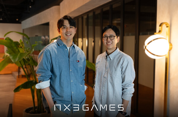 이진수 아트디렉터(왼쪽)와 강병훈 크리에이티브 디렉터 [사진: 엔엑스쓰리게임즈]