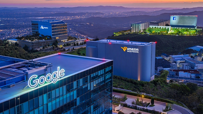 AI 데이터센터를 둘러싼 빅테크 기업들 간 경쟁이 고조되고 있다 [사진: Reve AI]