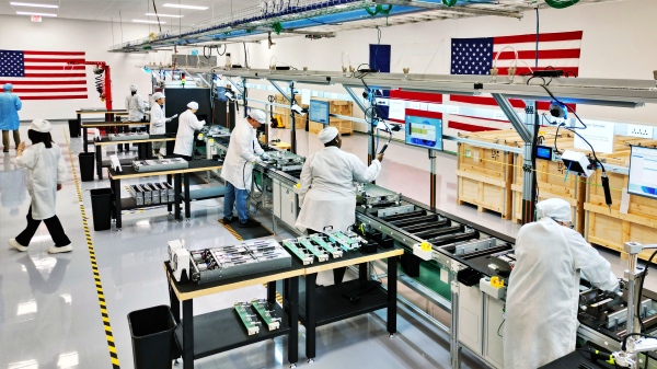 텍사스 휴스턴 공장에서 생산되는 애플 서버 제품 [사진: 애플]