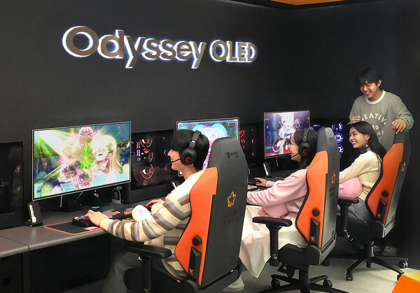 삼성전자가 3일부터 넥슨 '메이플 아지트(MAPLE AGIT)'에서 삼성 오디세이 게이밍 모니터 체험존을 5년간 운영한다. [사진: 삼성전자]