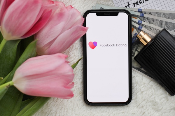 페이스북 데이팅이 틴더·범블과 같은 시장 강자들과 경쟁하고 있다. [사진: 셔터스톡]