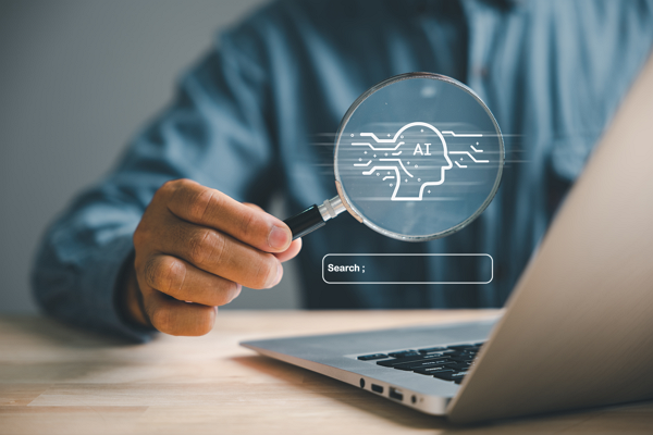 AI가 검색엔진을 대체하며 인터넷 광고 시장이 요동치고 있다. [사진: 셔터스톡]