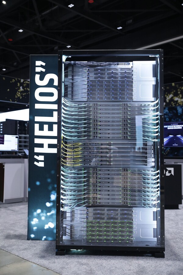 랙스케일 레퍼런스 시스템 ‘헬리오스' [사진: AMD]