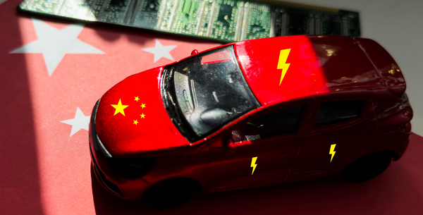 中, 차량 가속력 제한 규제 검토…테슬라·BYD 전기차 직격탄