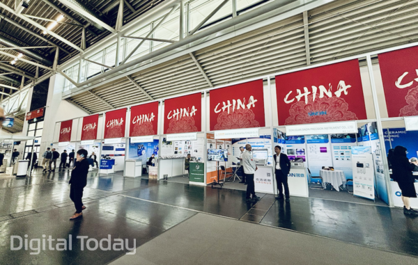 프로덕트로니카 2025 전시회장 내 중국 기업 부스가 다수 위치하고 있다. 해당 홀 외에도 다수 중국 공동관이 마련됐다. [사진: 석대건 기자]