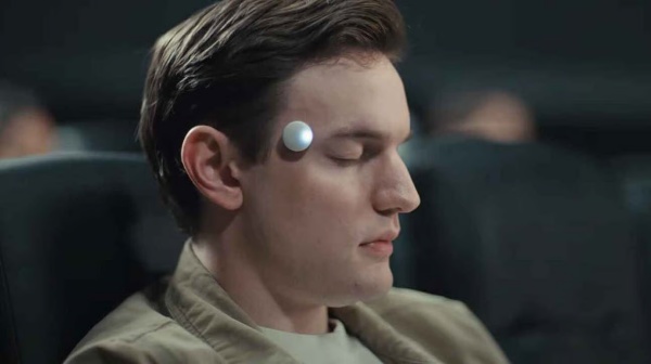 오미(Omi)는 대화 요약, 일정 관리 등 AI 비서 역할을 수행한다. [사진: 오미]