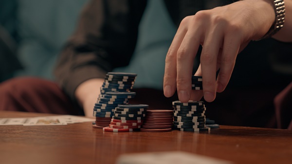 생성형 인공지능(AI) 모델이 도박에서 인간과 유사한 행동을 보였다. [사진: 셔터스톡]