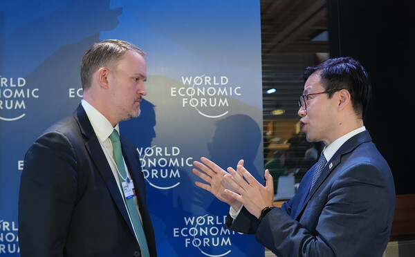 여한구 통상본부장, 다보스포럼서 쿠팡 수사 설명, 민주당과 혁신당의 합당 논의와 공천헌금 의혹