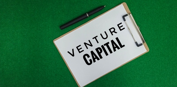 암호화폐 투자액 50% 늘었지만...벤처캐피털 자금, 대형 거래로 쏠려 - 뉴스 썸네일 이미지