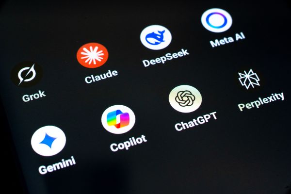 설정 꺼도 소용 없다…챗GPT 클로드 등 AI, 데이터 자동 수집 논란