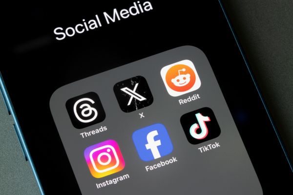 청소년 SNS 규제 강화가 빅테크를 키운다? 블루스카이의 경고 - 뉴스 썸네일 이미지