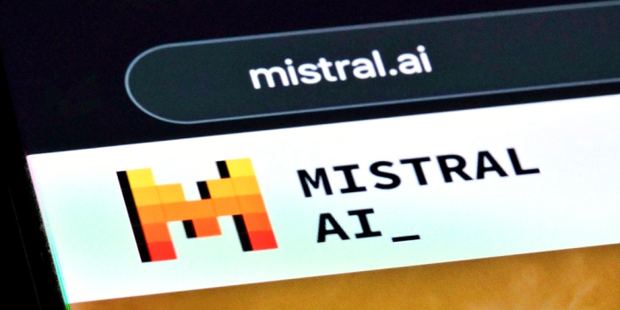 유럽 미스트랄 AI, LLM 개발 넘어 AI 클라우드·데이터센터까지 확장 - 뉴스 썸네일 이미지